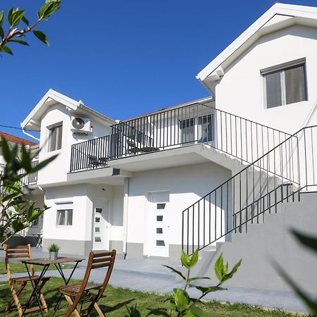 Airport Stay Apartments Surčin Esterno foto