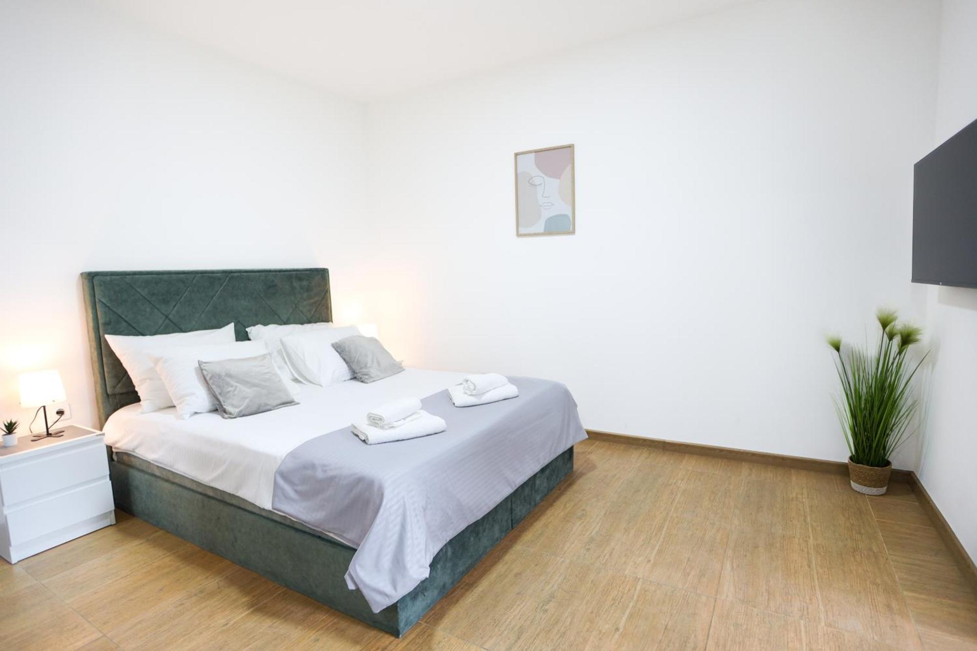 Airport Stay Apartments Surčin Esterno foto