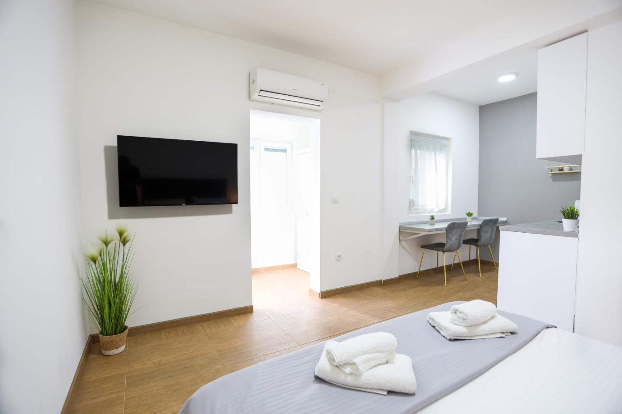 Airport Stay Apartments Surčin Esterno foto